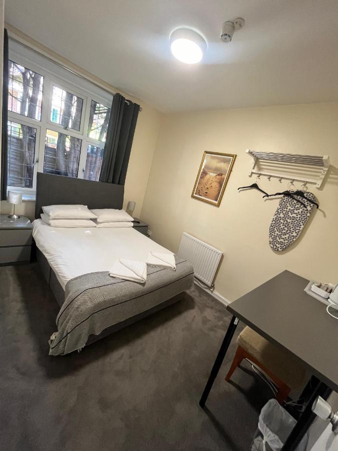 The Admirals Inn Guest House Bracknell Esterno foto
