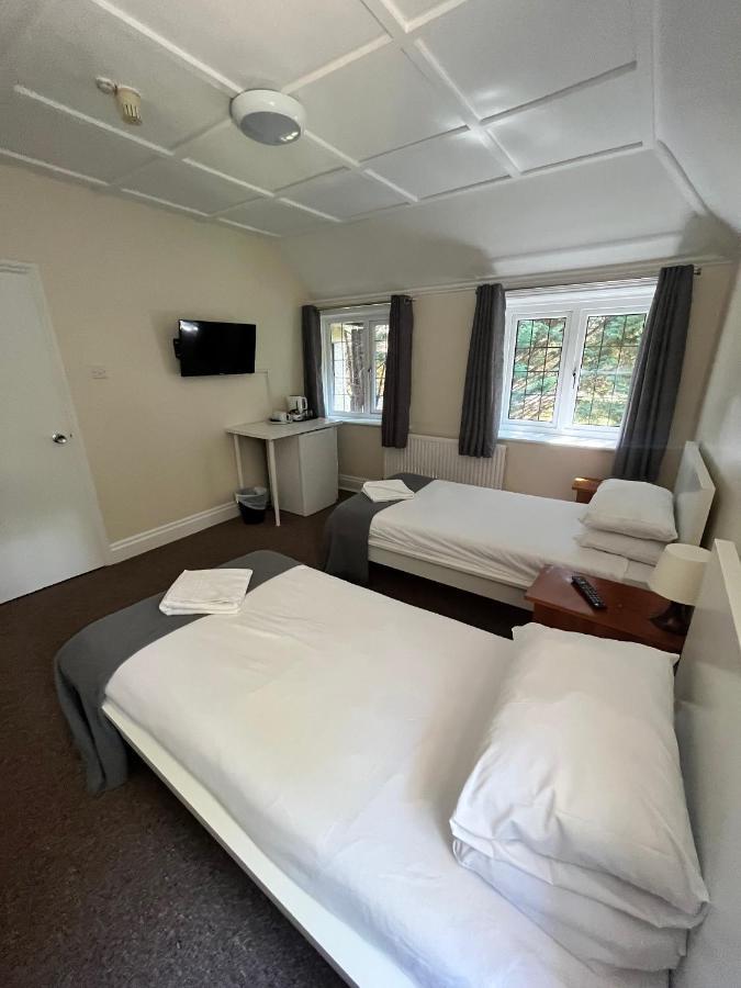 The Admirals Inn Guest House Bracknell Esterno foto