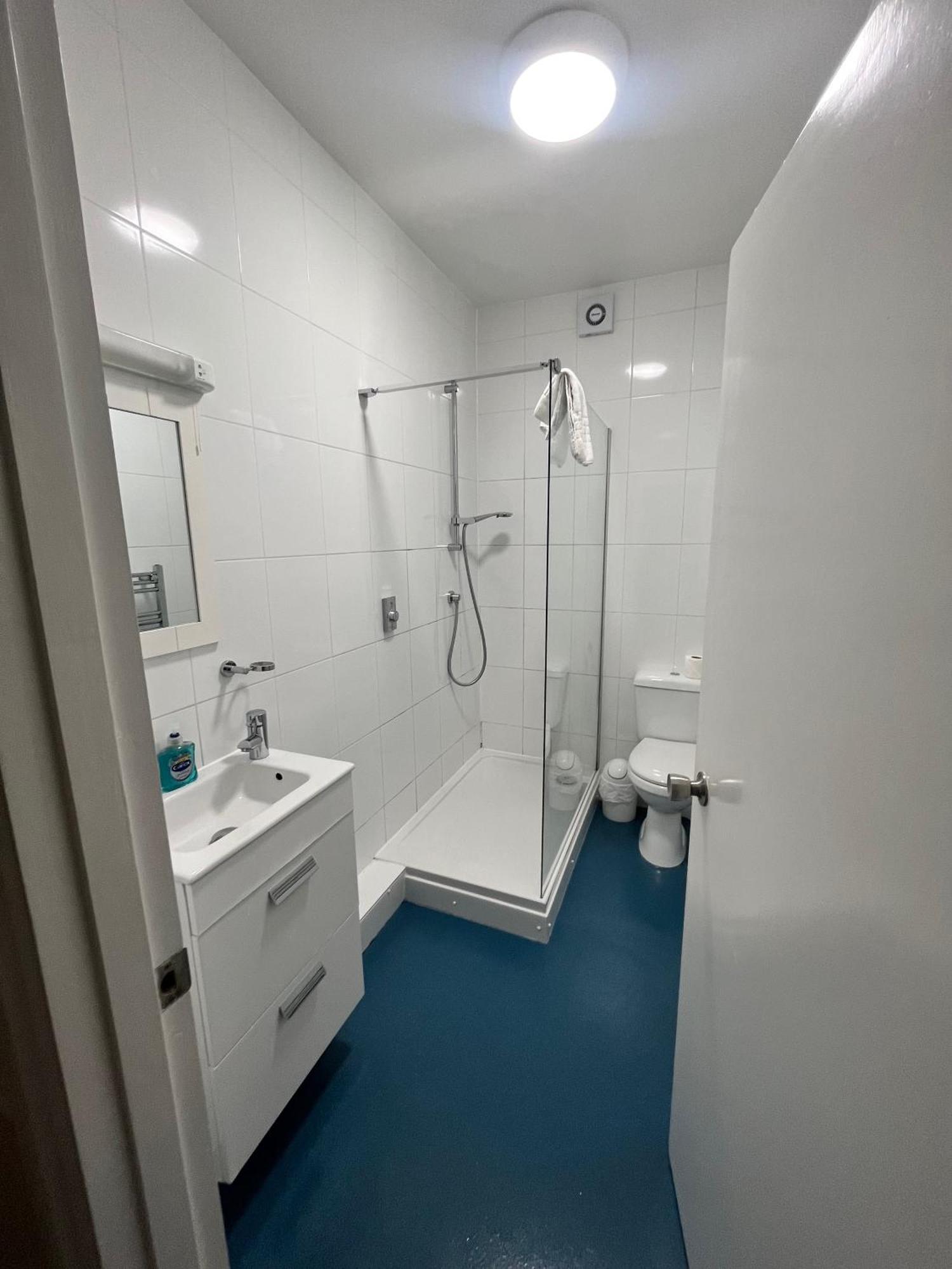 The Admirals Inn Guest House Bracknell Esterno foto