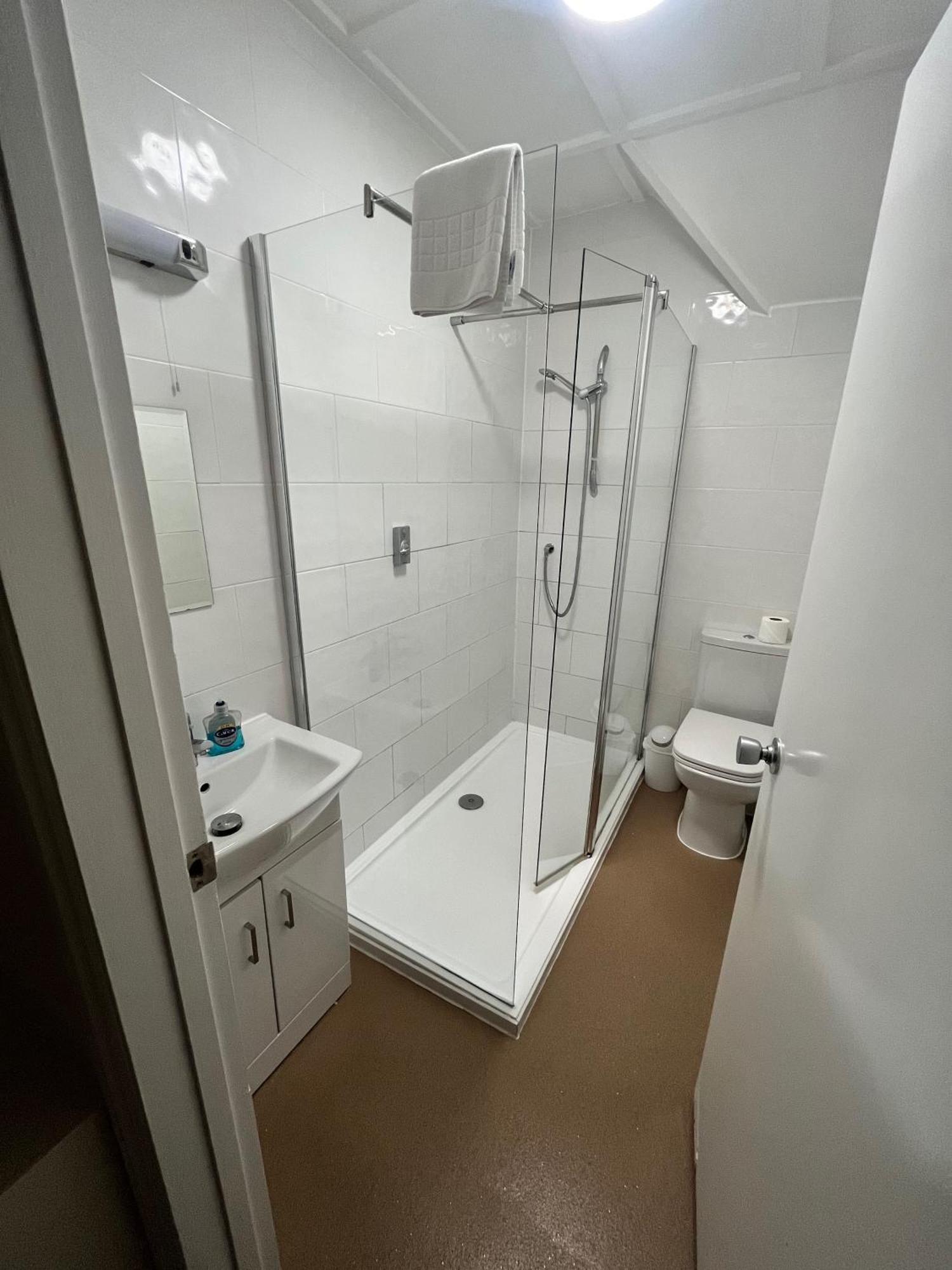 The Admirals Inn Guest House Bracknell Esterno foto